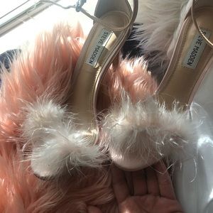 Steve madden feather heels